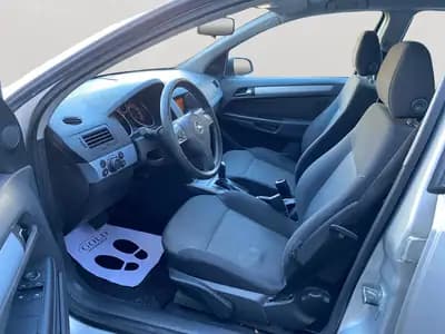 Opel Astra 1.8i 16V Enjoy — Berline fiable et économique, historique sans sinistre — dashboard