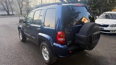 Jeep Cherokee 3.7 V6 Limited — SUV robuste, moteur V6 puissant, 185 000 km — rear view
