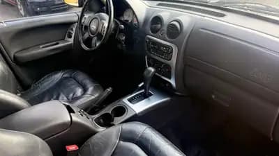 Jeep Cherokee 3.7 V6 Limited — SUV robuste, moteur V6 puissant, 185 000 km — detail