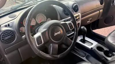 Jeep Cherokee 3.7 V6 Limited — SUV robuste, moteur V6 puissant, 185 000 km — Thumbnail 9