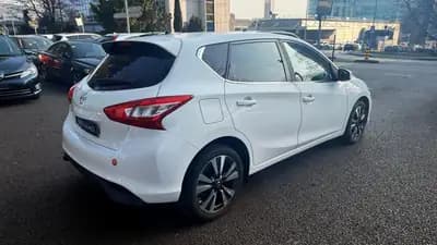 Nissan Pulsar 1.2 DIG-T — Berline compacte économe, boîte CVT fluide — interior