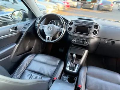 VW Tiguan 2.0 TSI 4Motion — SUV polyvalent, traction intégrale et entretien minimal — Thumbnail 8