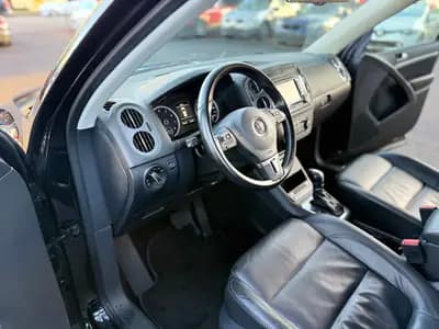 VW Tiguan 2.0 TSI 4Motion — SUV polyvalent, traction intégrale et entretien minimal — Thumbnail 9