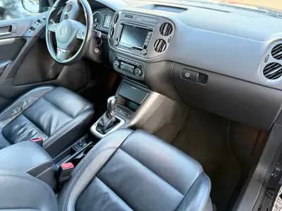 VW Tiguan 2.0 TSI 4Motion — SUV polyvalent, traction intégrale et entretien minimal — Thumbnail 10
