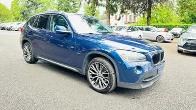 BMW X1 xDrive 20i Steptronic — SUV compact élégant, motorisation fiable et transmission automatique — rear view