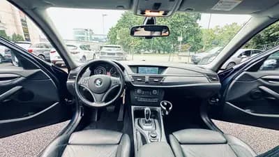 BMW X1 xDrive 20i Steptronic — SUV compact élégant, motorisation fiable et transmission automatique — Thumbnail 9