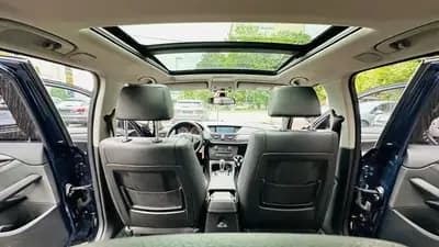 BMW X1 xDrive 20i Steptronic — SUV compact élégant, motorisation fiable et transmission automatique — Thumbnail 8