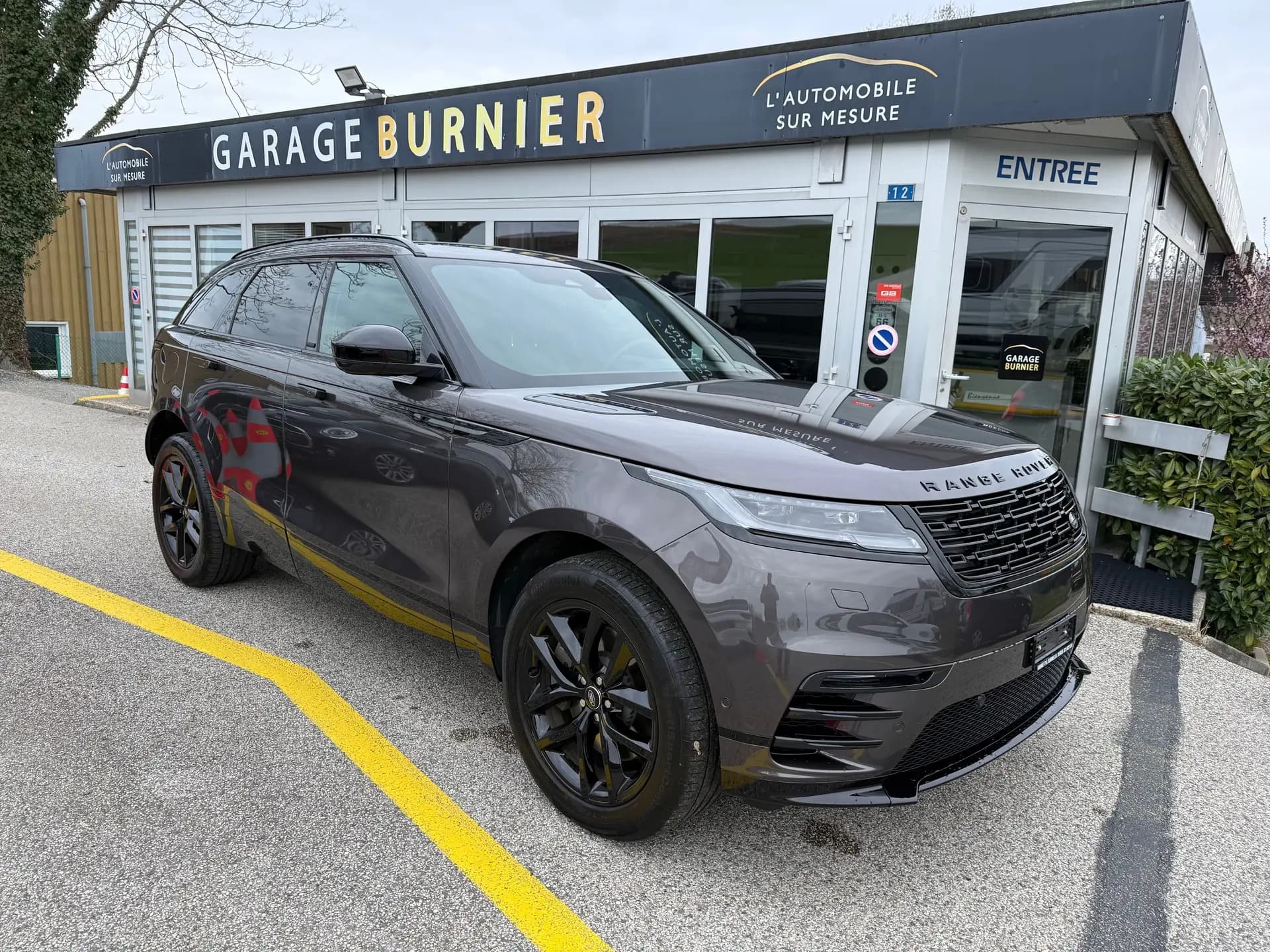 Range Rover Velar P400e – Hybride rechargeable haute performance avec 404 ch