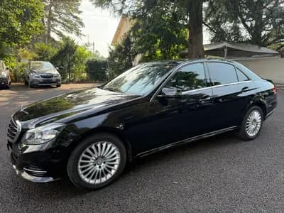 Mercedes-Benz E 300 Élégance 4Matic — Berline premium 252 ch, traction intégrale — rear view