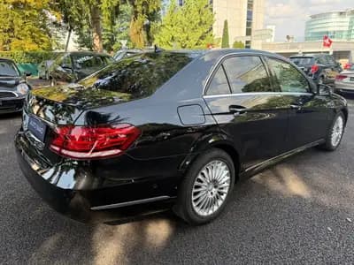 Mercedes-Benz E 300 Élégance 4Matic — Berline premium 252 ch, traction intégrale — dashboard