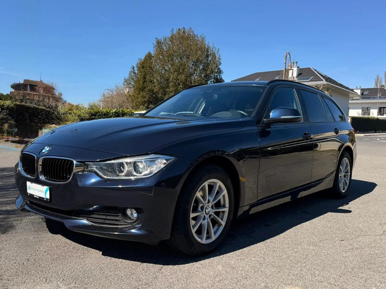 BMW 320d xDrive Touring — Break diesel performant, 166 000 km, traction intégrale — exterior view