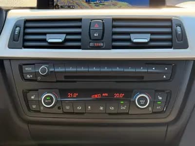 BMW 320d xDrive Touring — Break diesel performant, 166 000 km, traction intégrale — Thumbnail 25