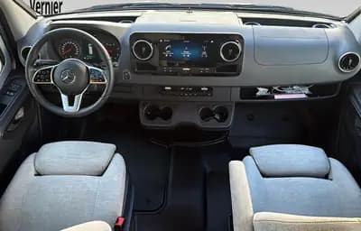 Mercedes-Benz Sprinter Microlinner Yucon 2024 — Camping-car intégral, très faible kilométrage — Miniatura 10