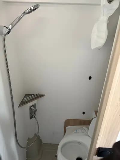 Mercedes-Benz Sprinter Microlinner Yucon 2024 — Camping-car intégral, très faible kilométrage — Miniatura 16