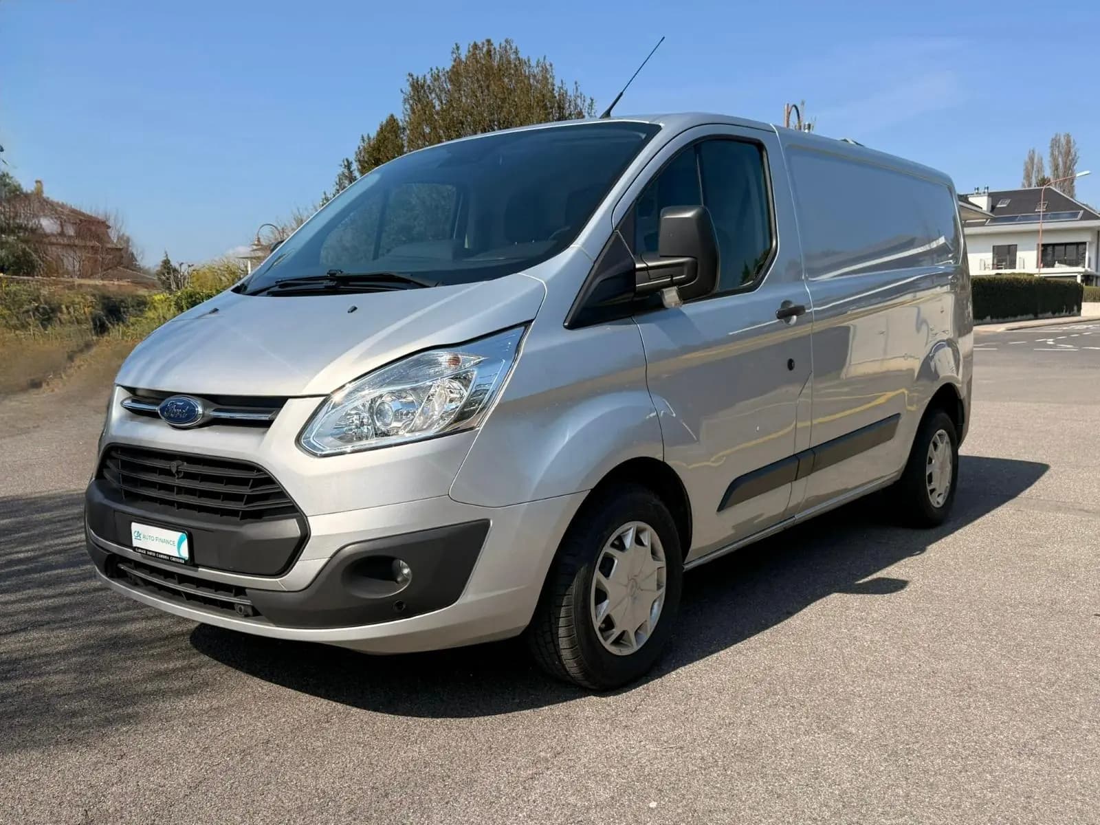 Ford Transit Custom Van 290 L1H1 — Utilitaire fiable diesel, 102'000 km, sièges ventilés