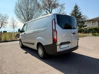 Ford Transit Custom Van 290 L1H1 — Utilitaire fiable diesel, 102'000 km, sièges ventilés — dashboard