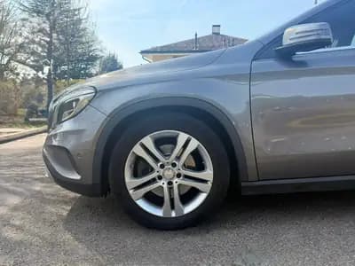 Mercedes-Benz GLA 250 AMG Line 4Matic — SUV compact premium, 145'000 km, garantie — interior