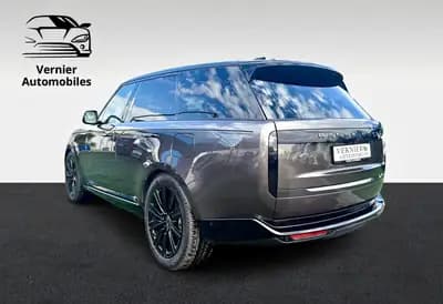 Range Rover P460e Si6 PHEV — Luxe hybride rechargeable, 15 824 km seulement — Armaturenbrett