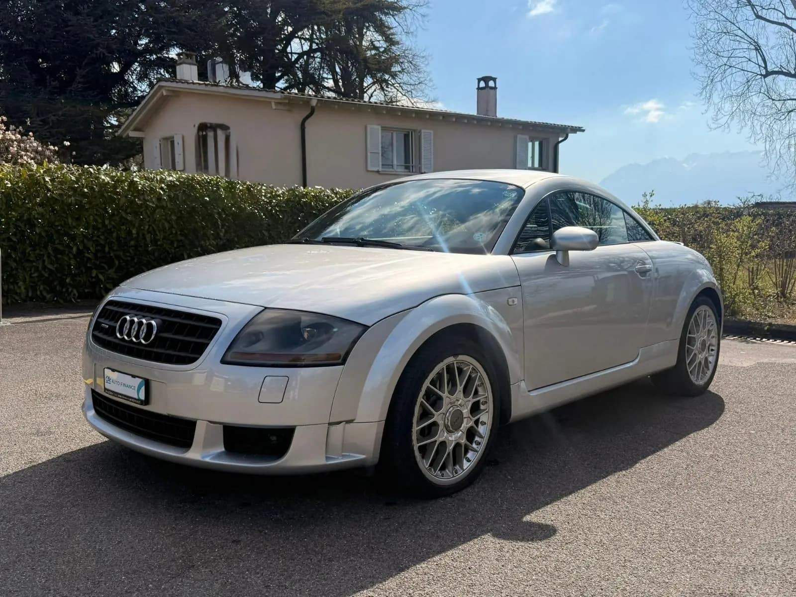 Audi TT Coupé 3.2 quattro — Sportive iconique, 250 ch et transmission automatique