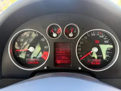 Audi TT Coupé 3.2 quattro — Sportive iconique, 250 ch et transmission automatique — Thumbnail 10