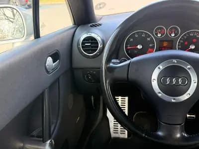 Audi TT Coupé 3.2 quattro — Sportive iconique, 250 ch et transmission automatique — Thumbnail 15