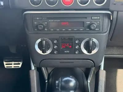 Audi TT Coupé 3.2 quattro — Sportive iconique, 250 ch et transmission automatique — Thumbnail 25