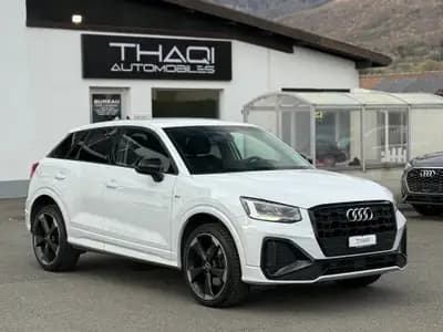 Audi Q2 35 TFSI S line — Compact SUV premium, 1er main, entretien Audi complet — Thumbnail 11