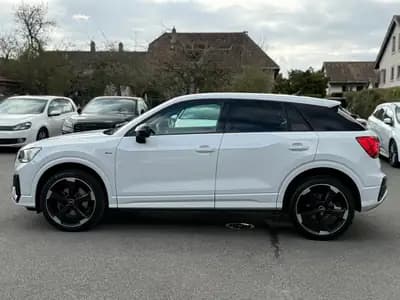 Audi Q2 35 TFSI S line — Compact SUV premium, 1er main, entretien Audi complet — Thumbnail 12
