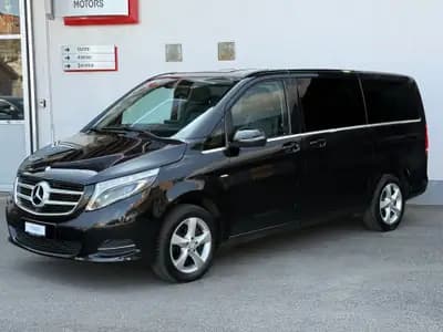 Mercedes-Benz V 250 d Avantgarde — Monospace 8 places, 4Matic, entretien suivi — rear view