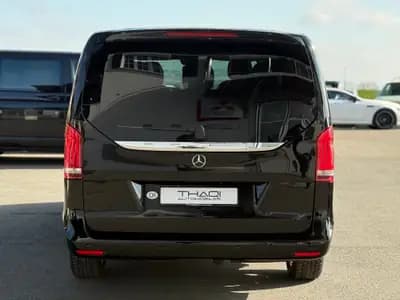 Mercedes-Benz V 250 d Avantgarde — Monospace 8 places, 4Matic, entretien suivi — dashboard