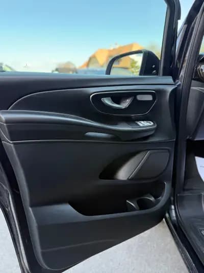 Mercedes-Benz V 250 d Avantgarde — Monospace 8 places, 4Matic, entretien suivi — Thumbnail 14