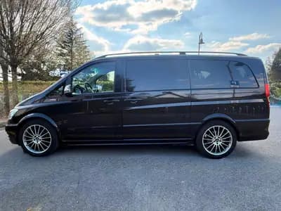 Mercedes-Benz Viano 3.0 CDI — Monospace 8 places, motorisation robuste et équipements premium — fianco