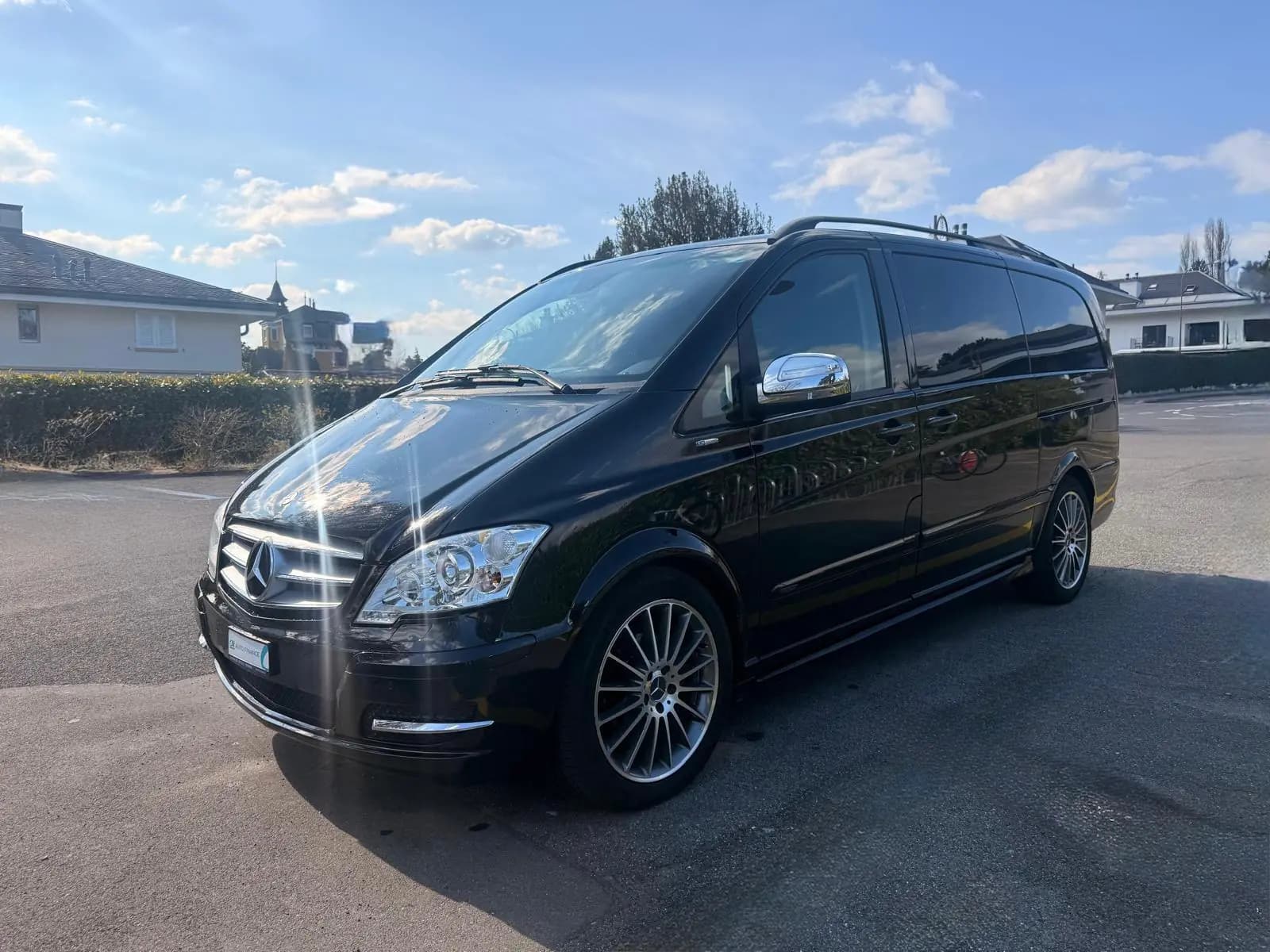 Mercedes-Benz Viano 3.0 CDI — Monospace 8 places, motorisation robuste et équipements premium — vista esterna