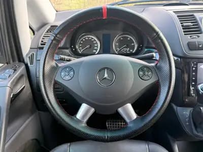 Mercedes-Benz Viano 3.0 CDI — Monospace 8 places, motorisation robuste et équipements premium — Miniatura 13