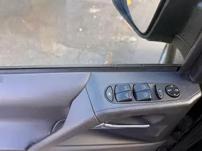 Mercedes-Benz Viano 3.0 CDI — Monospace 8 places, motorisation robuste et équipements premium — Miniatura 23