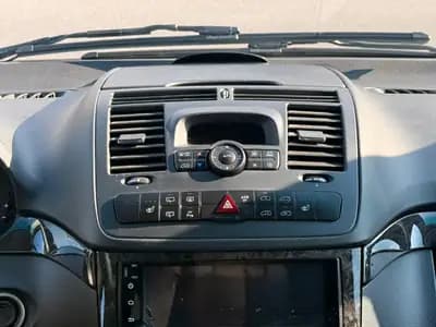 Mercedes-Benz Viano 3.0 CDI — Monospace 8 places, motorisation robuste et équipements premium — Miniatura 24