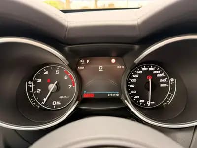 Alfa Romeo Stelvio 2.0 Veloce Q4 — SUV sportif Black Edition, 280 ch, faible kilométrage — Miniature 10