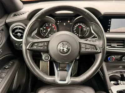 Alfa Romeo Stelvio 2.0 Veloce Q4 — SUV sportif Black Edition, 280 ch, faible kilométrage — Miniature 14