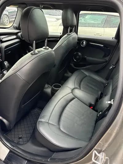 MINI Cooper S Steptronic – Sportivité et élégance urbaine garanties — Thumbnail 7