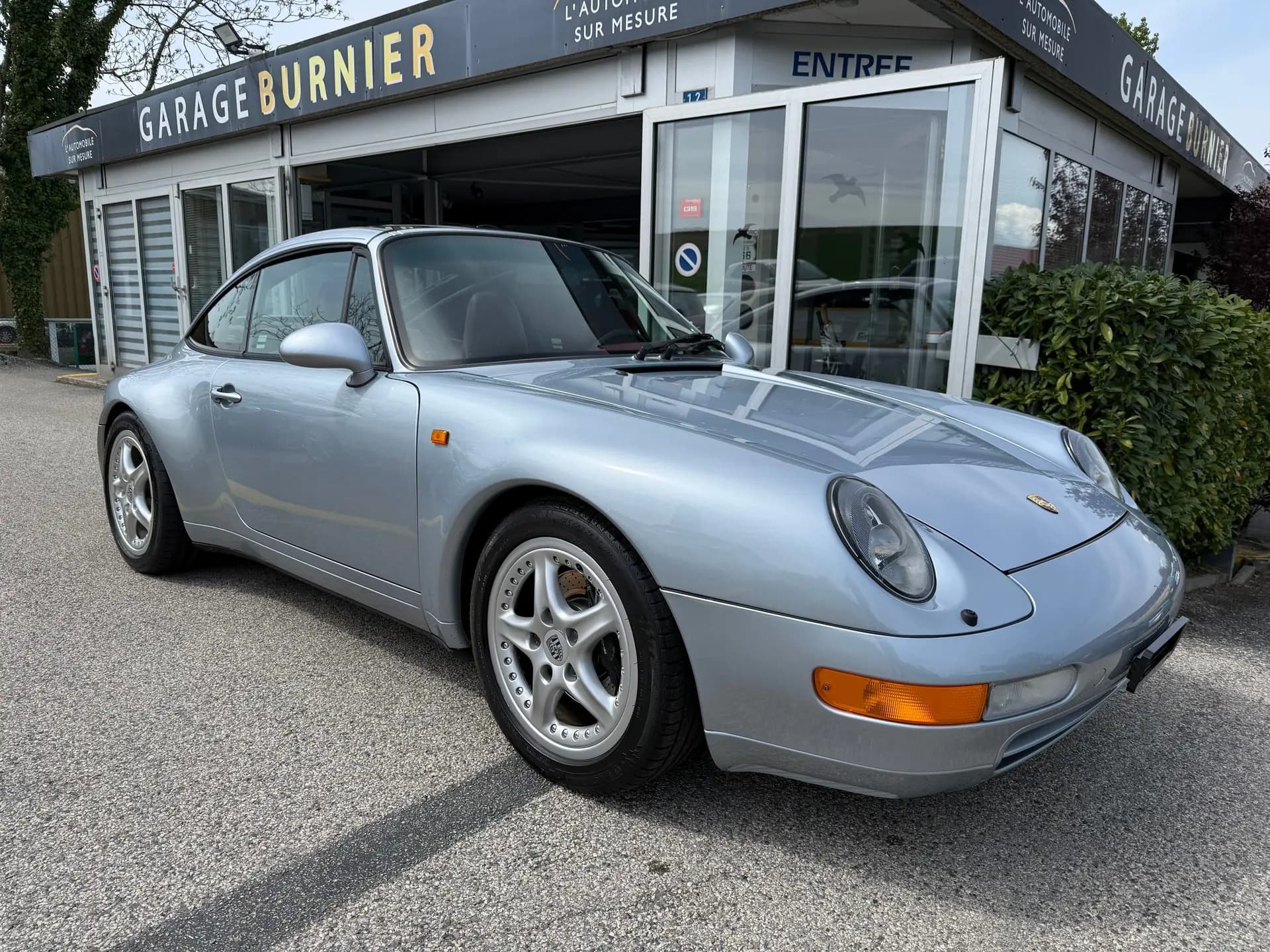 Porsche 911 Targa 1996 — Un cabriolet iconique suisse, sans accident, parfaitement préservé — exterior view