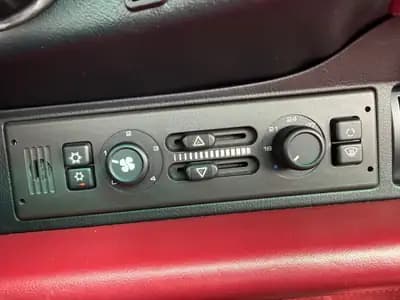 Porsche 911 Targa 1996 — Un cabriolet iconique suisse, sans accident, parfaitement préservé — Thumbnail 16