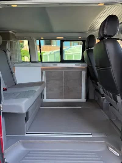 VW T6.1 California — L'van aménagé premium 4Motion, 1ère main, services complets — Thumbnail 22