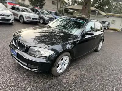 BMW 118i Steptronic — Berline compacte automatique, moteur 1995 cc fiable — side view