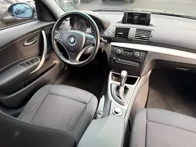 BMW 118i Steptronic — Berline compacte automatique, moteur 1995 cc fiable — Thumbnail 9