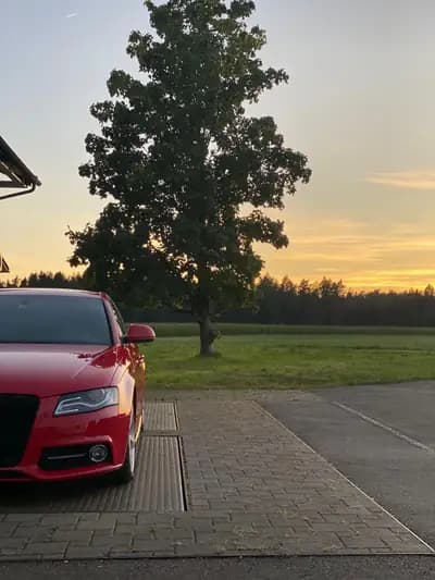 Audi A4 Limousine 2.0 TDI — Berline élégante S-Line, état impeccable — rear view
