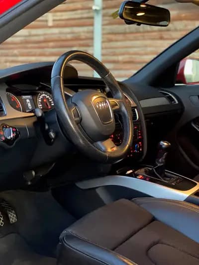 Audi A4 Limousine 2.0 TDI — Berline élégante S-Line, état impeccable — Thumbnail 15