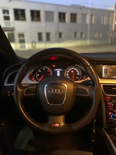 Audi A4 Limousine 2.0 TDI — Berline élégante S-Line, état impeccable — Thumbnail 18
