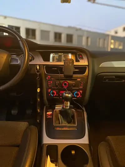 Audi A4 Limousine 2.0 TDI — Berline élégante S-Line, état impeccable — Thumbnail 17