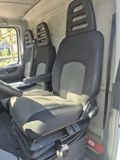 IVECO EcoDaily 35 C 13 V — Utilitaire diesel fiable, 151 000 km, sans sinistre — detail