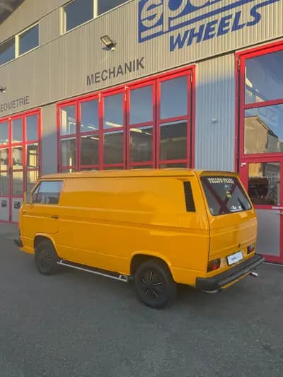 VW T3 Camper Yellow-Pearl — Classique culte des années 1980, diesel économique — detail